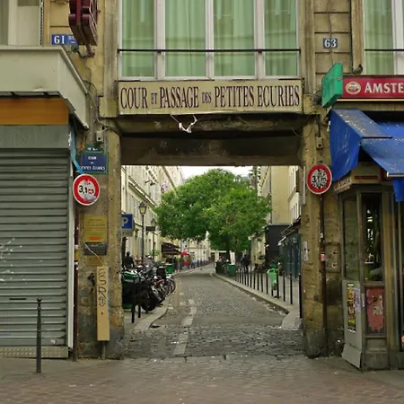 Private In A Parisian Homestay! - Close To It All! *
