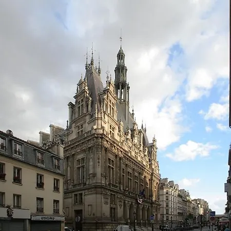 Private In A Parisian Homestay! - Close To It All!