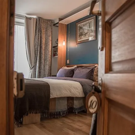 Private In A Parisian Homestay! - Close To It All! Privatunterkunft *