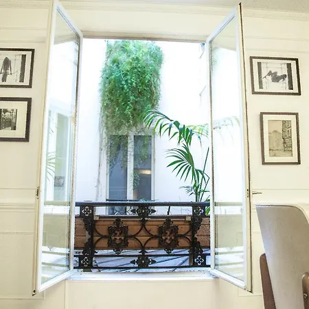 Private In A Parisian Homestay! - Close To It All! Ubytování v soukromí *